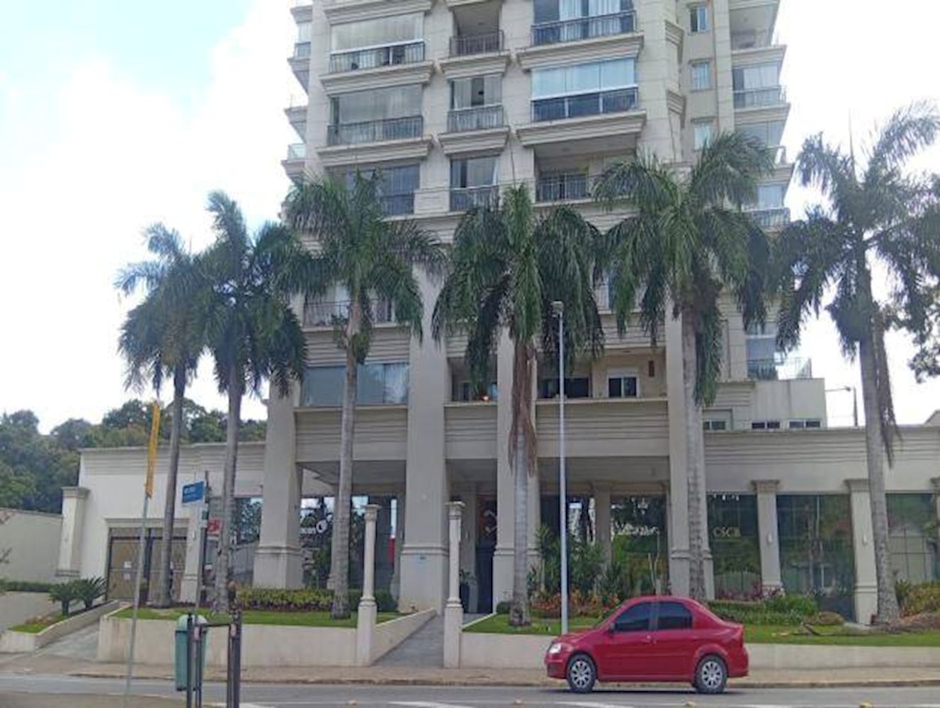 Loja Comercial no "Ed. Maison Soleil" - Centro - Joinville/SC