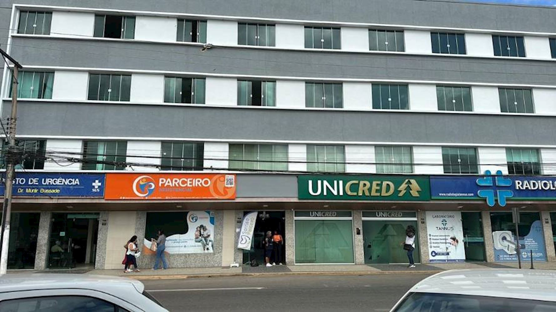Sala Comercial no "Centro Empresarial Santa Therezinha" - Centro - Itaperuna/RJ