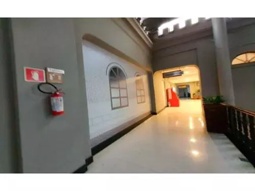 Loja DESOCUPADA no Shopping Curitiba, Centro de Curitiba PR — foto 4