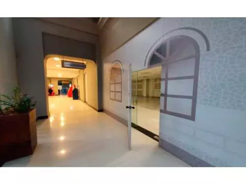 Loja DESOCUPADA no Shopping Curitiba, Centro de Curitiba PR — foto 5