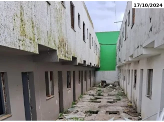 Terreno c/ prédio abandonado - R. Guilherme Echenique — foto 3