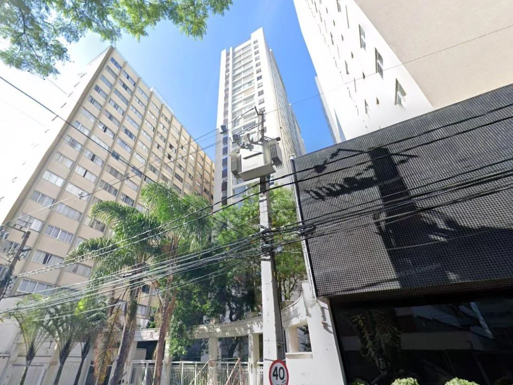 Direitos sobre Apartamento 70 m² (02 vagas) - Centro - Curitiba - PR — foto 3