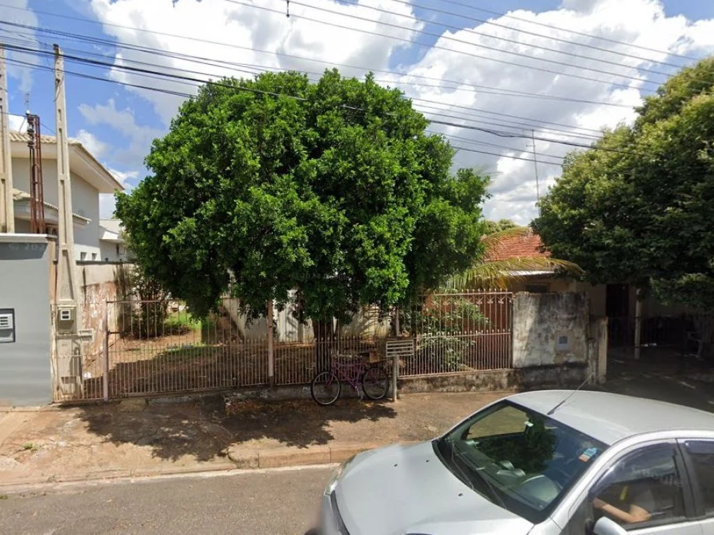 Casa em Terreno de 330 m² - Vila América - Votuporanga - SP
