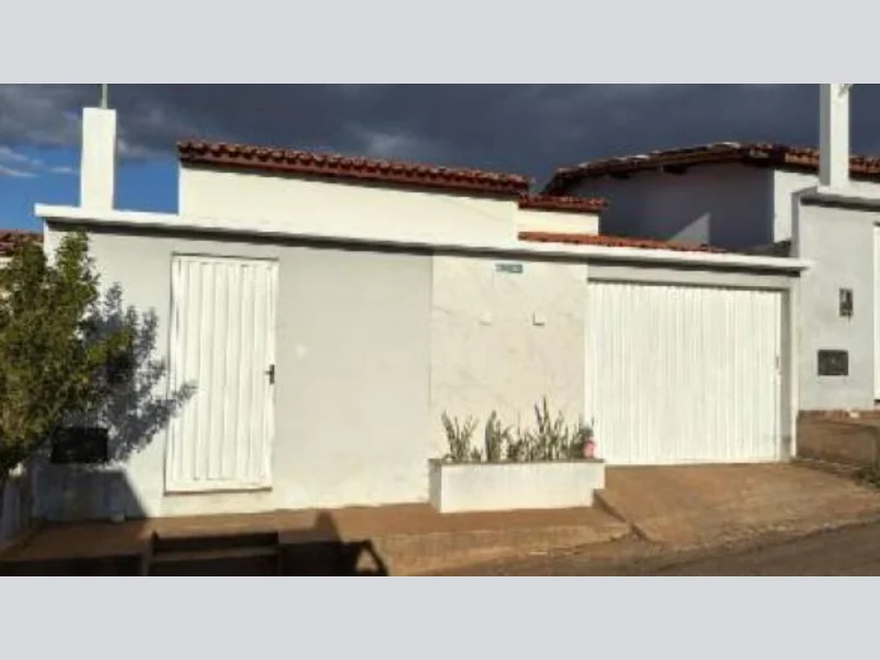 Casa - Ibiassucê - BA