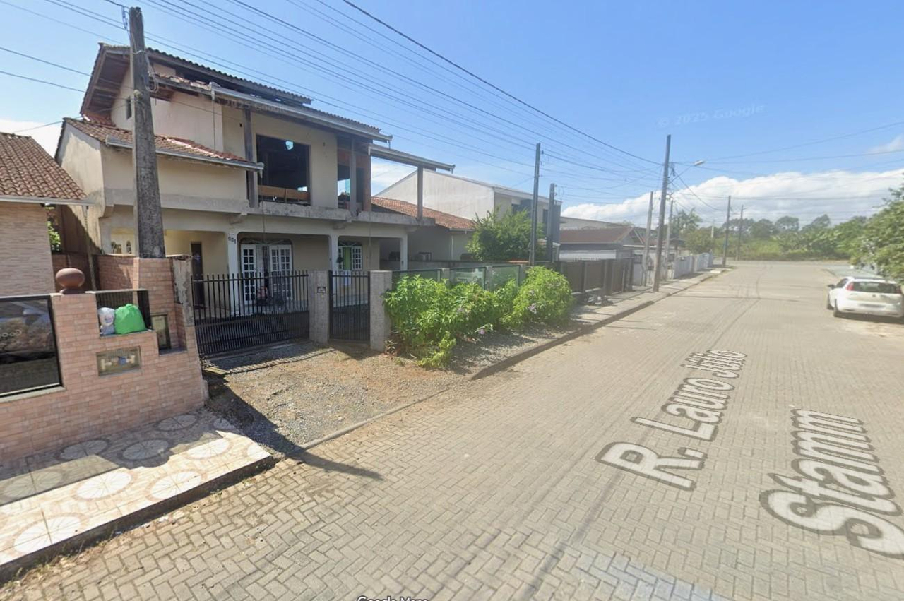 Imóvel com A.T. 360m², A.C. 240m², bairro Espinheiros, Joinville/SC — foto 2
