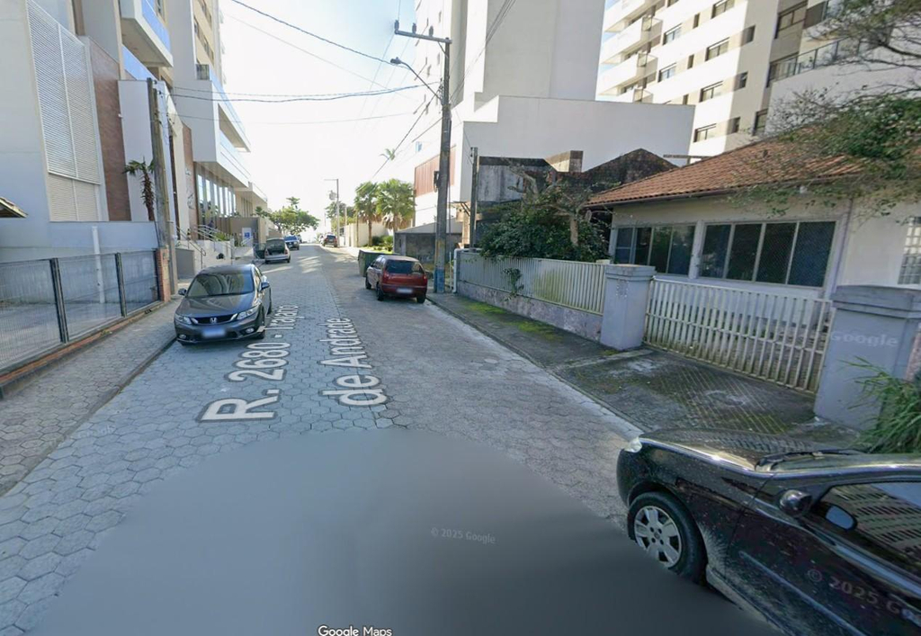 Terreno com área de 240m², contendo uma casa com área de 96,75m², Balneário Piçarras/SC — foto 3