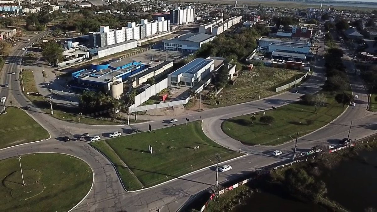 Excelente Imóvel Em Pelotas, Com Aprox. 5.941,288 M² — foto 5