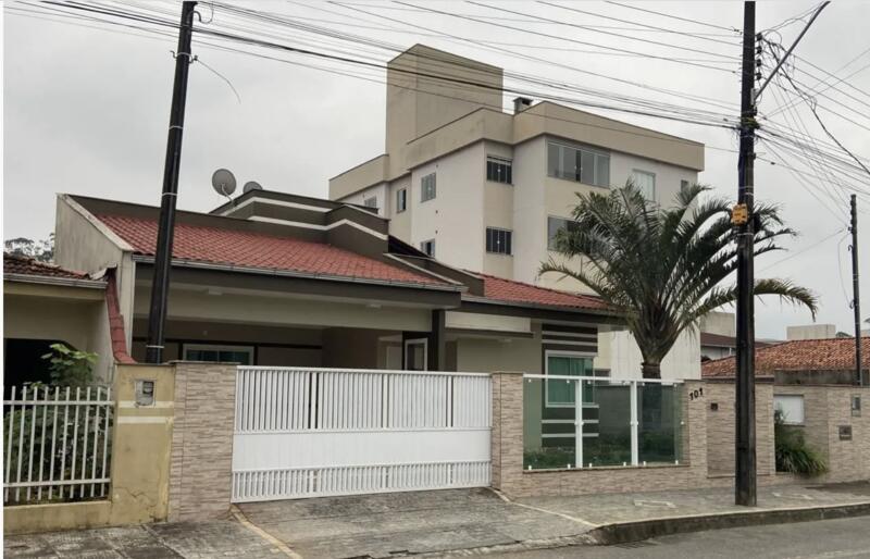 Imóveis Urbanos — Lote Nº 678