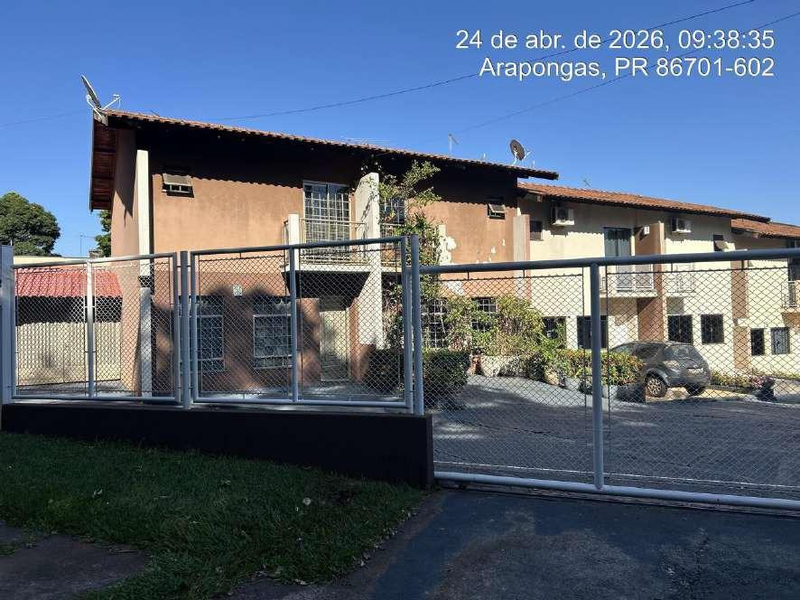 Unidade residencial nº 01, do Condomínio Residencial Veneza com área total construída de 138,77m². Localizado na Rua Vireo Verde, 52, Parque Veneza, Arapongas/PR