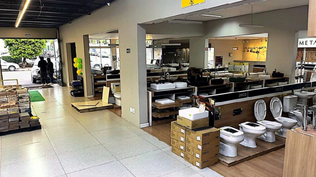 Imóvel Comercial, A.T.: 4.141m², A.C.: 4.512m², Somenzari, Marília/SP — foto 2