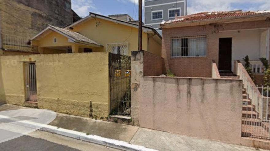 Um imóvel na Rua Dr. Salvador Carboni, 25/31, Vila Carbone - São Paulo