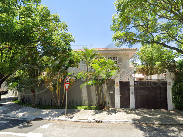 Casa de 324m2 com terreno de 493m2