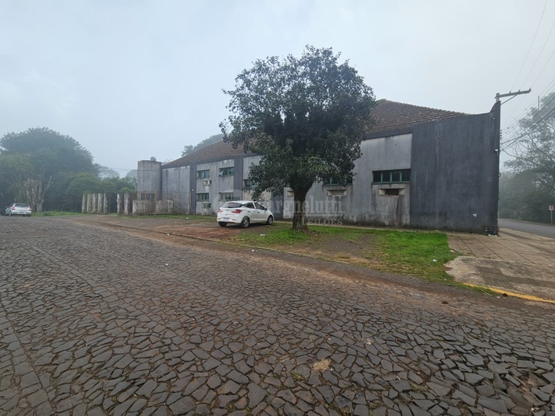 LOTE 027 Prédio de alvenaria com aprox. 1.189,33 m², sito à Rua Pinheiro Machado, nº 1515, esquina c — foto 3