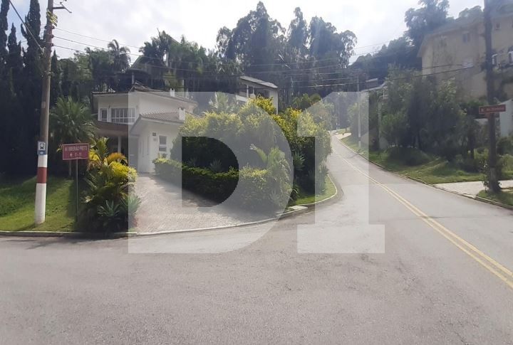 Residencial Tamboré - Barueri - SP - Casa em condominio - 372,40 m² (a.c.) e 1.149,55 m² (a.t.)