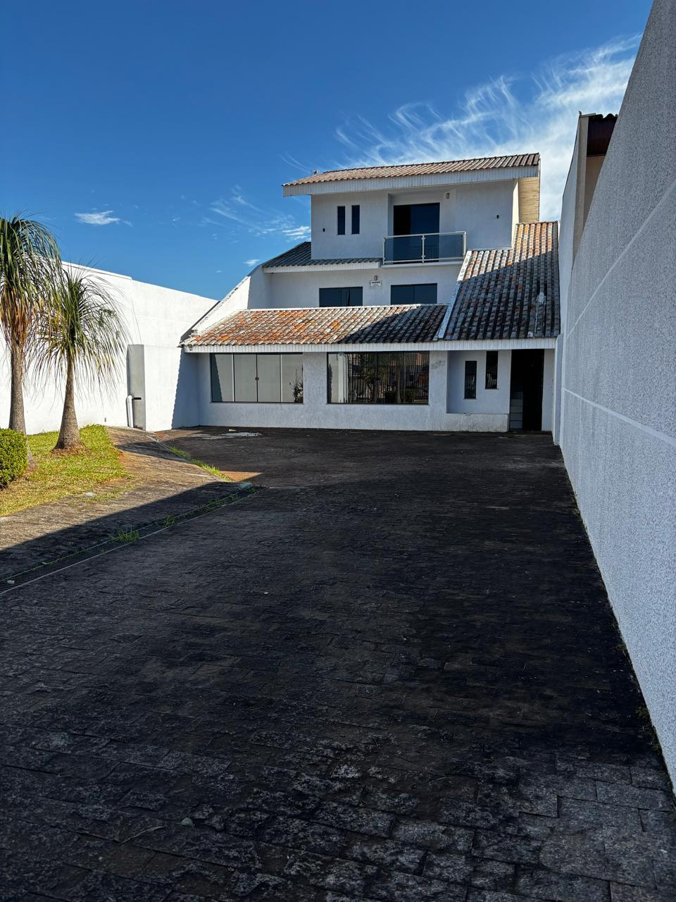 Casa de Alto Padrão com 500 m² de Terreno e 238,43 m² Averbados Bairro dos Estados Guarapuava/PR