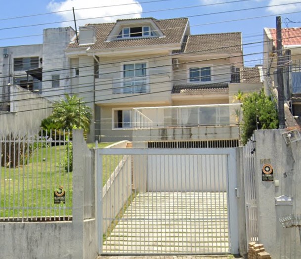 Jaguapitã - PR. Bairro Centro. Casa. Áreas Totais. Terr. 854,20m² e constr. 310,55m²