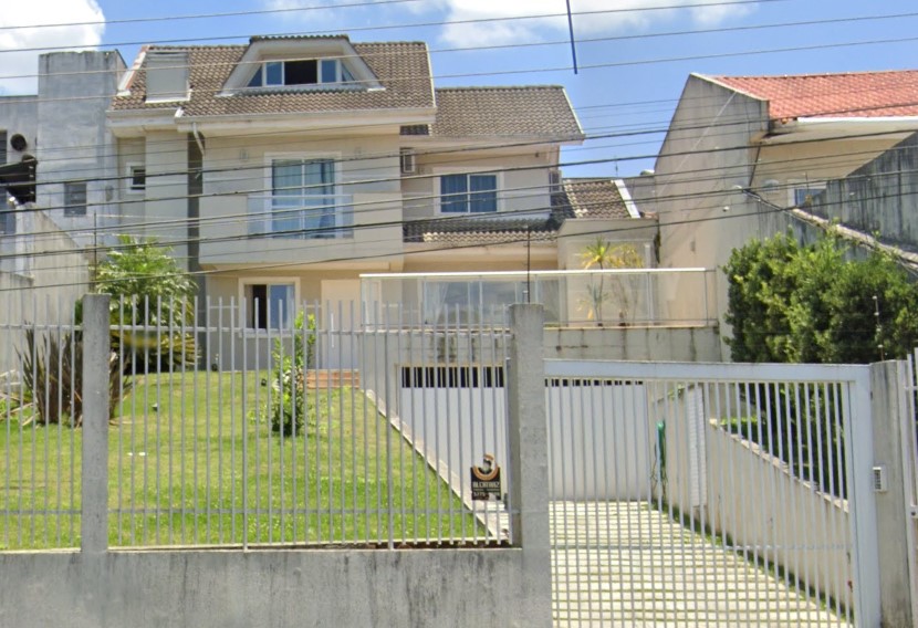 Jaguapitã - PR. Bairro Centro. Casa. Áreas Totais. Terr. 854,20m² e constr. 310,55m² — foto 3