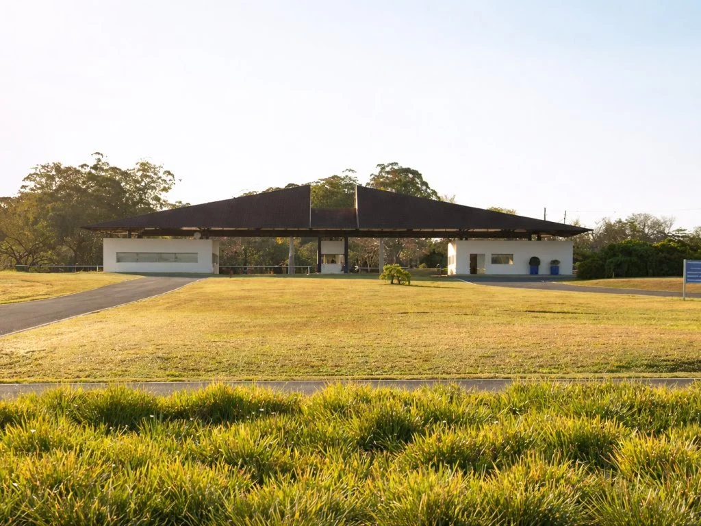 Terreno 900 m² e 288 m² (área construída) - Thermas de Santa Barbara - Águas de Santa Bárbara - SP