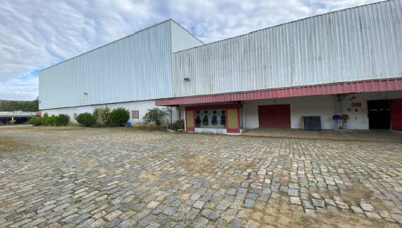 LOTE 9: Galpão com área de 83.274 m² terr. e 22.887,11 m² const. ALÉM PARAÍBA MG