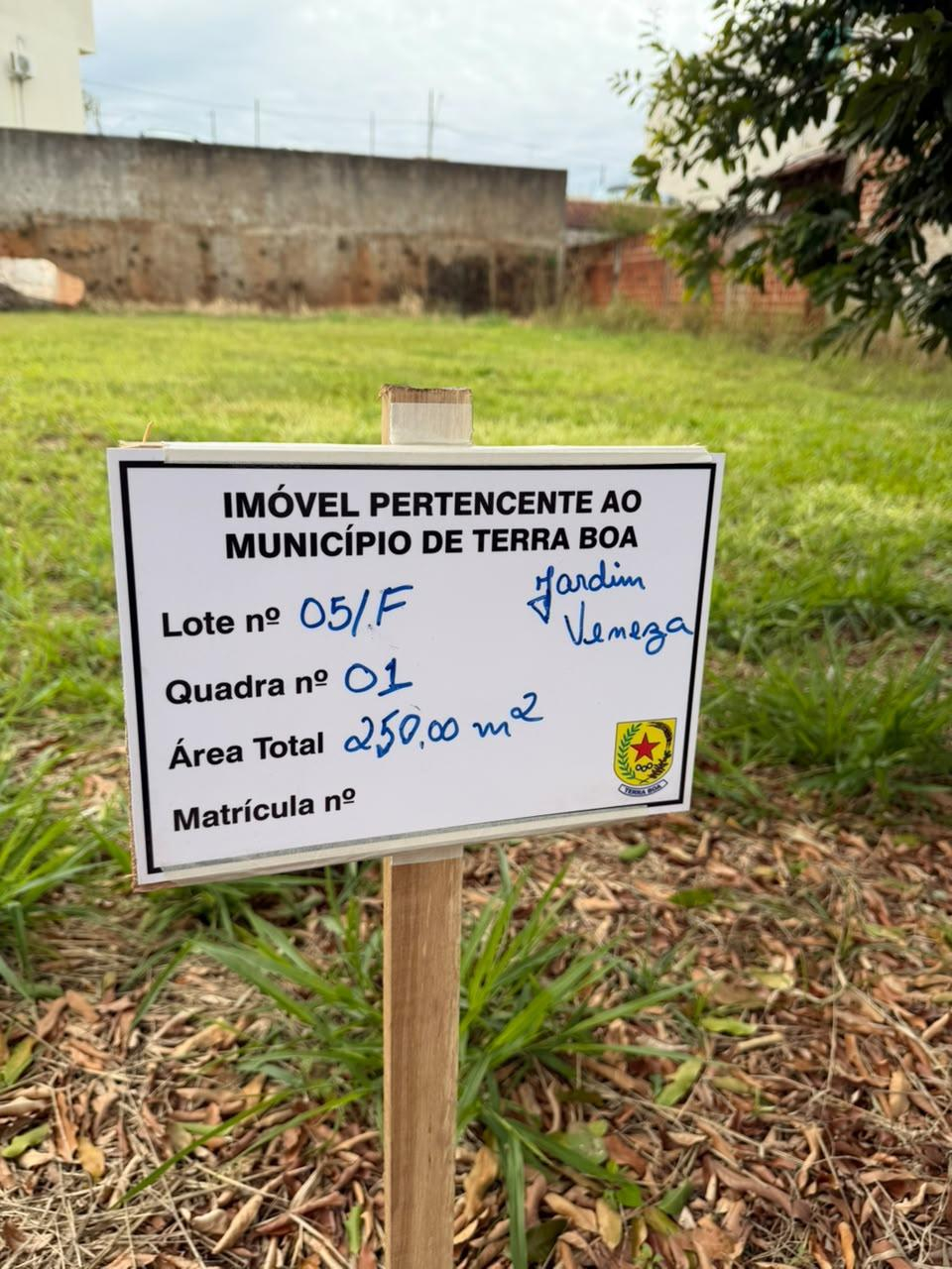 Imóvel urbano constituído pela Data de Terras nº 05/F, da Quadra nº 01, do Loteamento Residencial Veneza, situado no Município de Terra Boa, Estado do Paraná, com área total de 250,00 m².