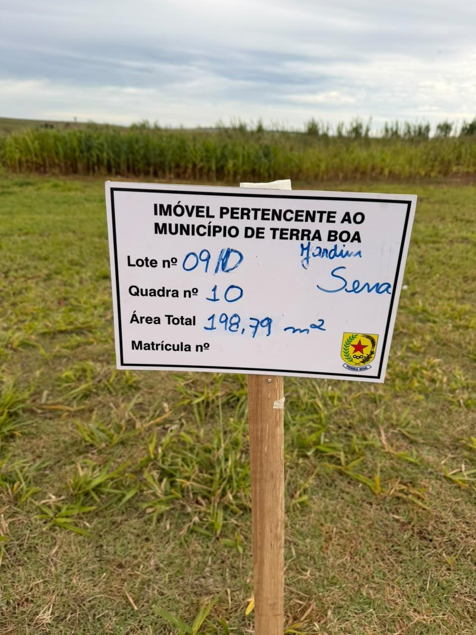 Imóvel urbano constituído pela Data de Terras nº 09/D, da Quadra nº 10, do Loteamento Jardim Sena, situado no Município de Terra Boa, Estado do Paraná, com área total de 198,79 m².