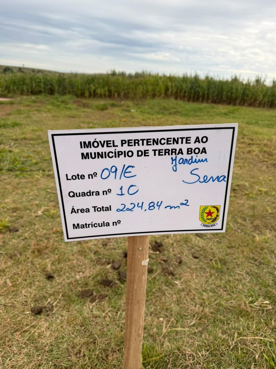 Imóvel urbano constituído pela Data de Terras nº 09/E, da Quadra nº 10, do Loteamento Jardim Sena, situado no Município de Terra Boa, Estado do Paraná, com área total de 224,845 m².