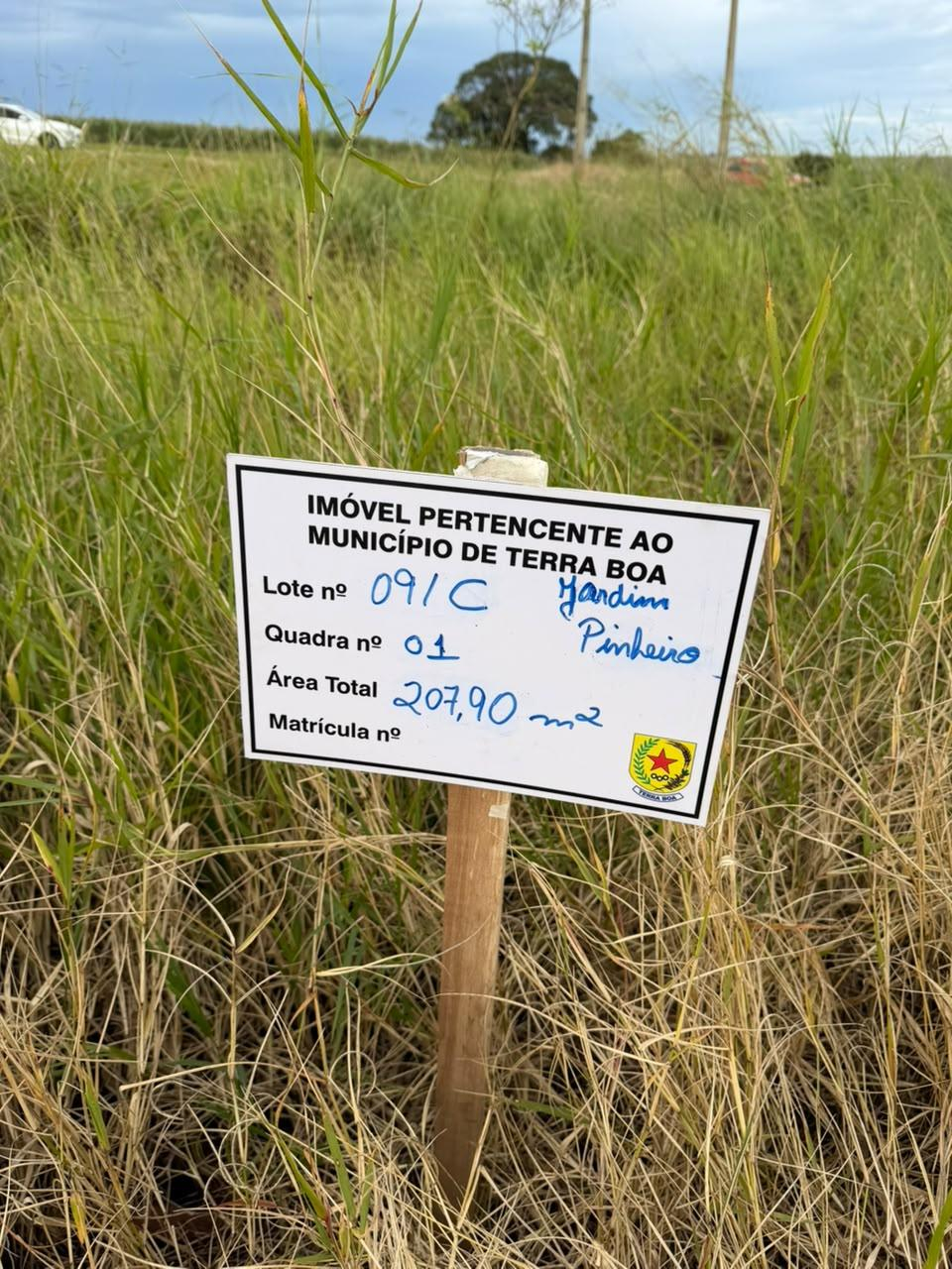 Imóvel urbano constituído pela Data de Terras nº 09/C, da Quadra nº 01, do Loteamento Residencial Pinheiro, situado no Município de Terra Boa, Estado do Paraná, com área total de 207,90 m².