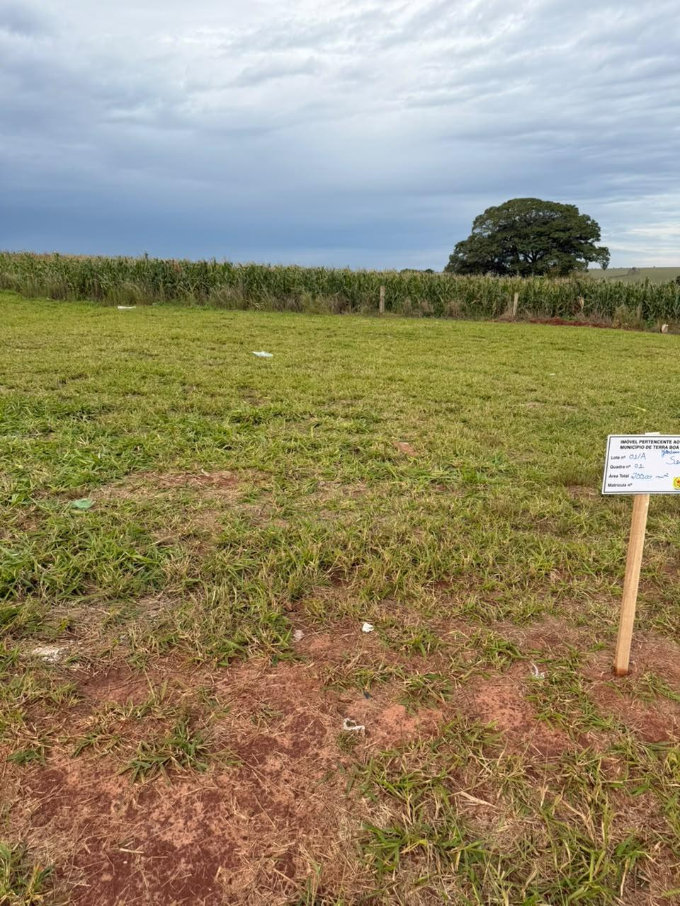 Imóvel urbano constituído pela Data de Terras nº 01/A, da Quadra nº 01, do Loteamento Jardim Sena, situado no Município de Terra Boa, Estado do Paraná, com área total de 200,00 m². — foto 3