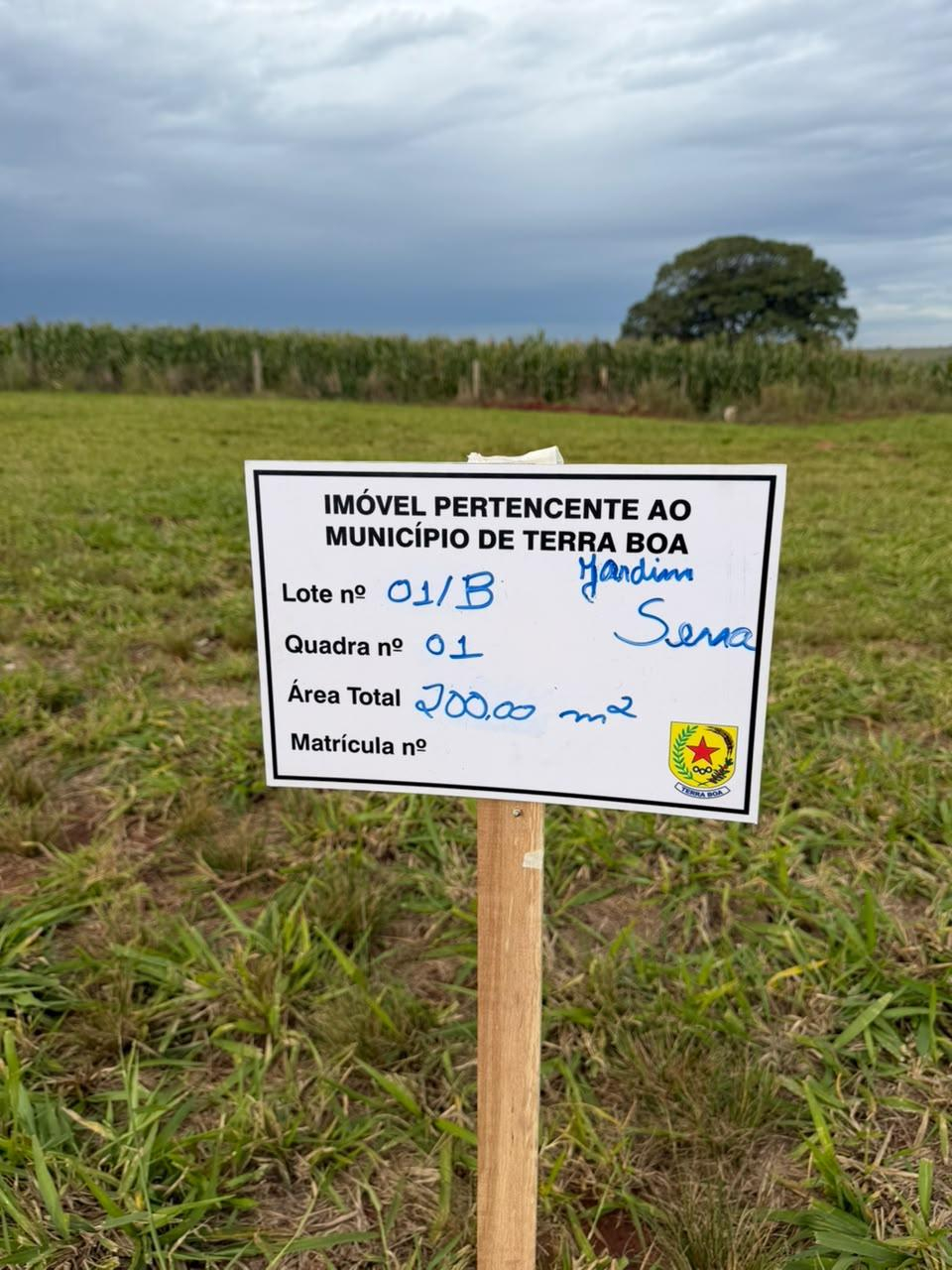 Imóvel urbano constituído pela Data de Terras nº 01/B, da Quadra nº 01, do Loteamento Jardim Sena, situado no Município de Terra Boa, Estado do Paraná, com área total de 200,00 m².