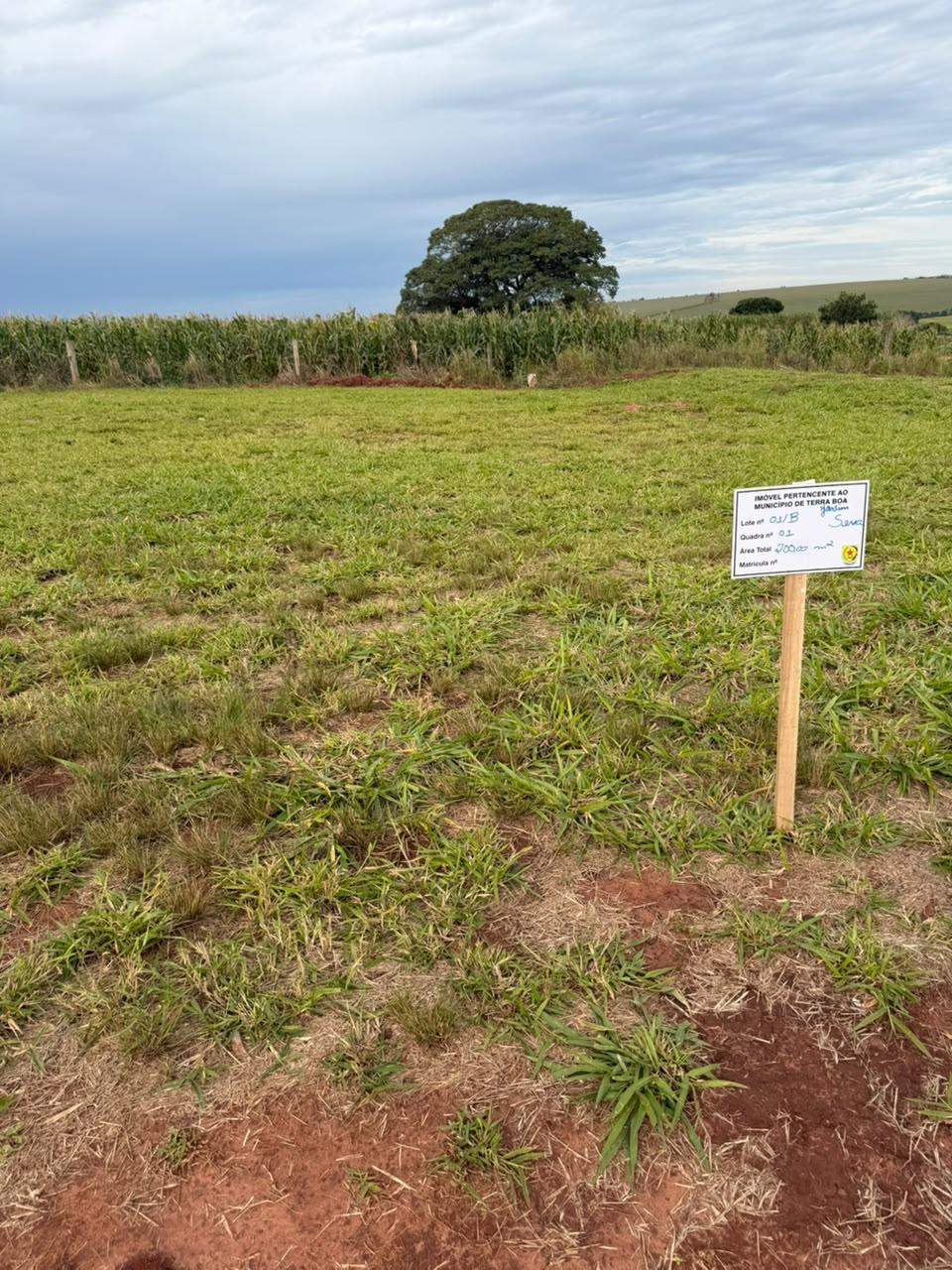 Imóvel urbano constituído pela Data de Terras nº 01/B, da Quadra nº 01, do Loteamento Jardim Sena, situado no Município de Terra Boa, Estado do Paraná, com área total de 200,00 m². — foto 3