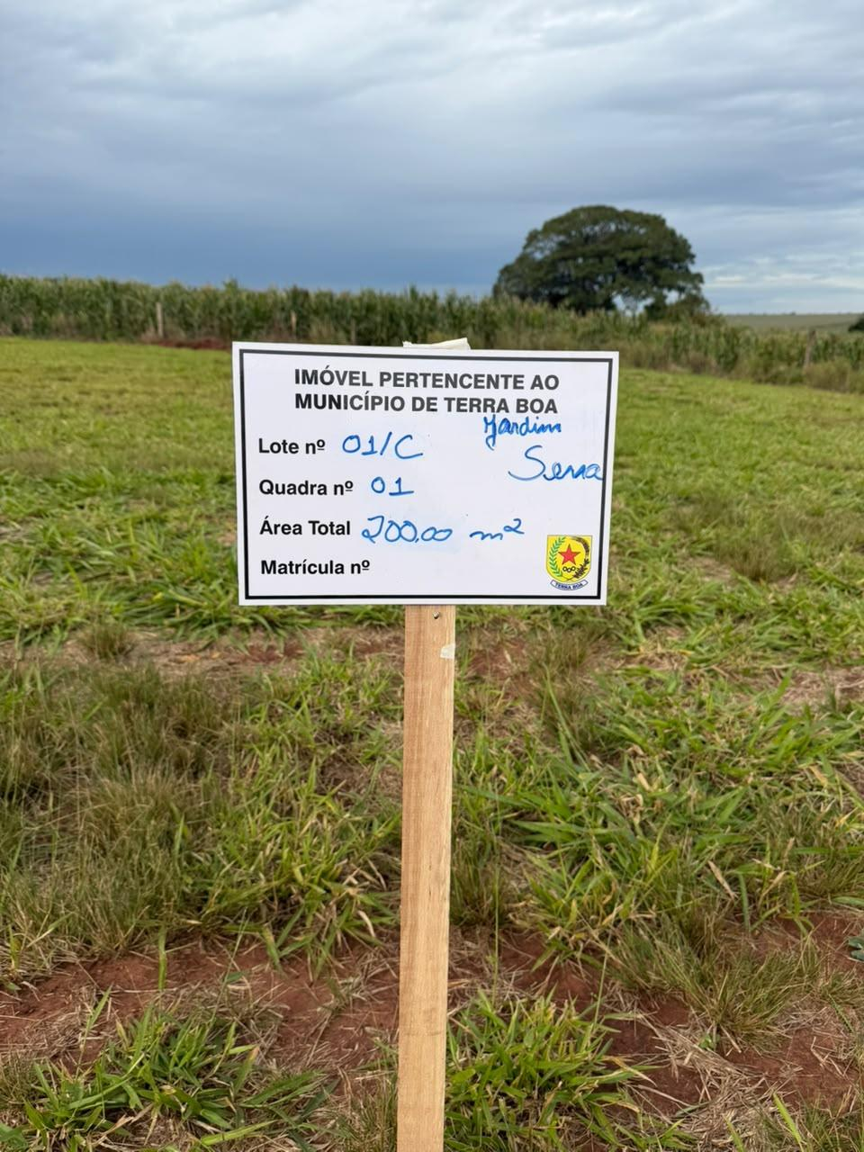 Imóvel urbano constituído pela Data de Terras nº 01/C, da Quadra nº 01, do Loteamento Jardim Sena, situado no Município de Terra Boa, Estado do Paraná, com área total de 200,00 m².