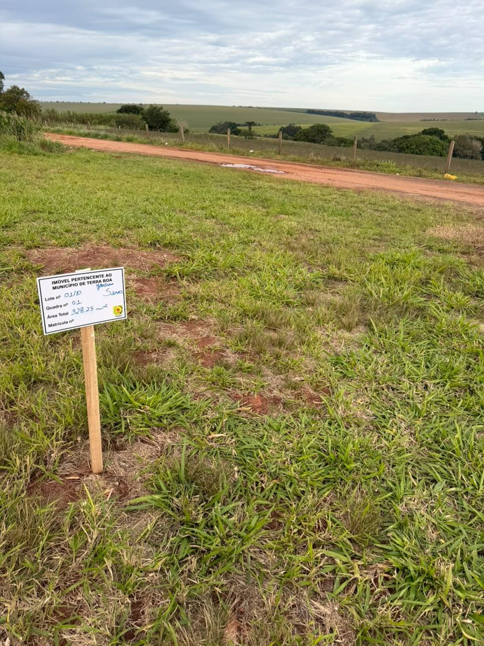 Imóvel urbano constituído pela Data de Terras nº 01/D, da Quadra nº 01, do Loteamento Jardim Sena, situado no Município de Terra Boa, Estado do Paraná, com área total de 328,25 m². — foto 4