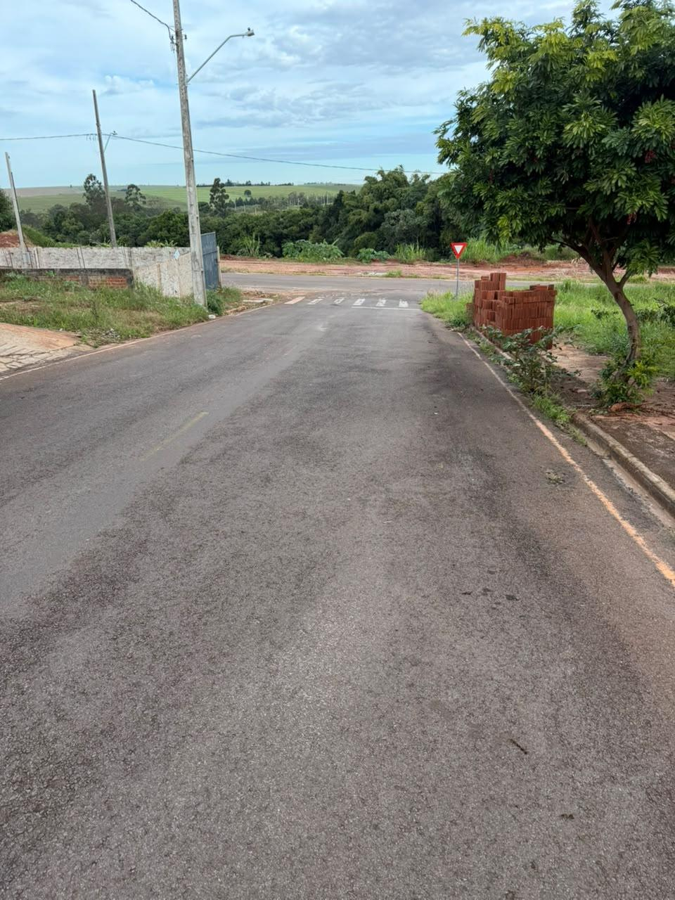 Imóvel urbano constituído pela Data de Terras nº 08/B, da Quadra nº 16, do Loteamento Residencial Pinheiro, situado no Município de Terra Boa, Estado do Paraná, com área total de 140,00 m². — foto 4