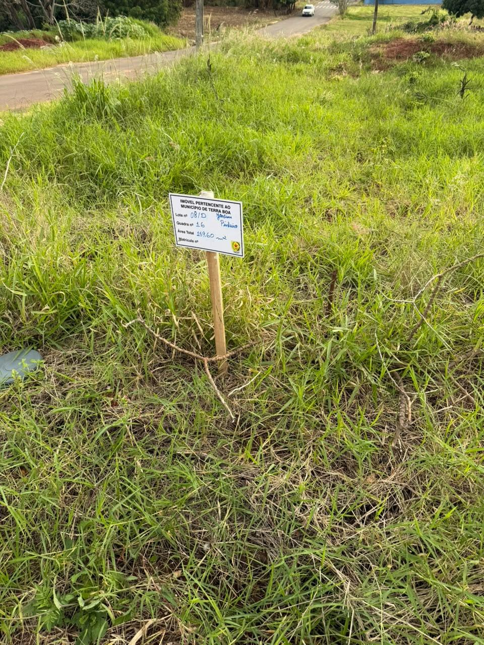 Imóvel urbano constituído pela Data de Terras nº 08/D, da Quadra nº 16, do Loteamento Residencial Pinheiro, situado no Município de Terra Boa, Estado do Paraná, com área total de 159,60 m². — foto 2