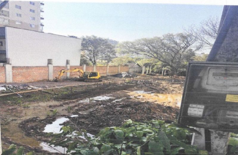 2 Salas, 2 aptos e um terreno no Centro. — foto 2