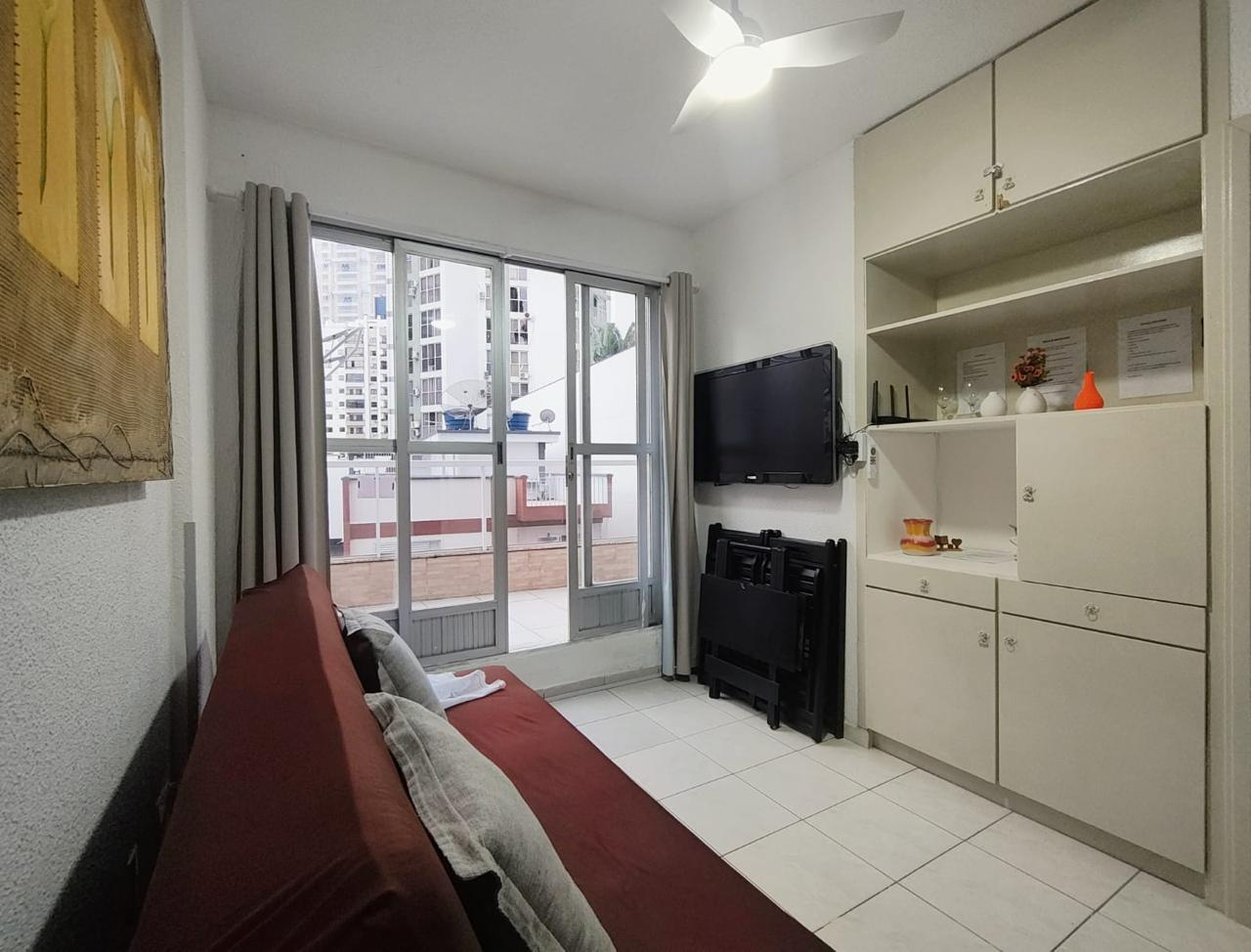 APARTAMENTO NO CENTRO DE BALNEÁRIO CAMBORIÚ/SC 1 SUÍTE | TERRAÇO | VAGA - Ao lado do Atlântico Shopping Center — foto 3