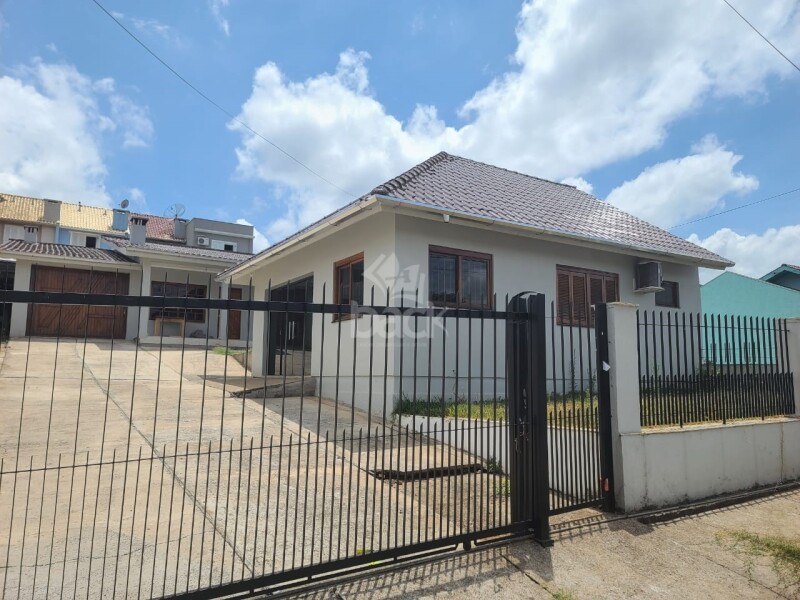 LOTE 001 O terreno urbano com aprox. 450 m² e benfeitorias residenciais em Lajeado/RS