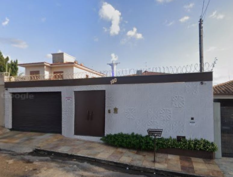 Sete Lagoas - MG. Bairro São Cristóvão. Casa. Áreas Totais. Terr. 432,00m² e constr. 244,51m²