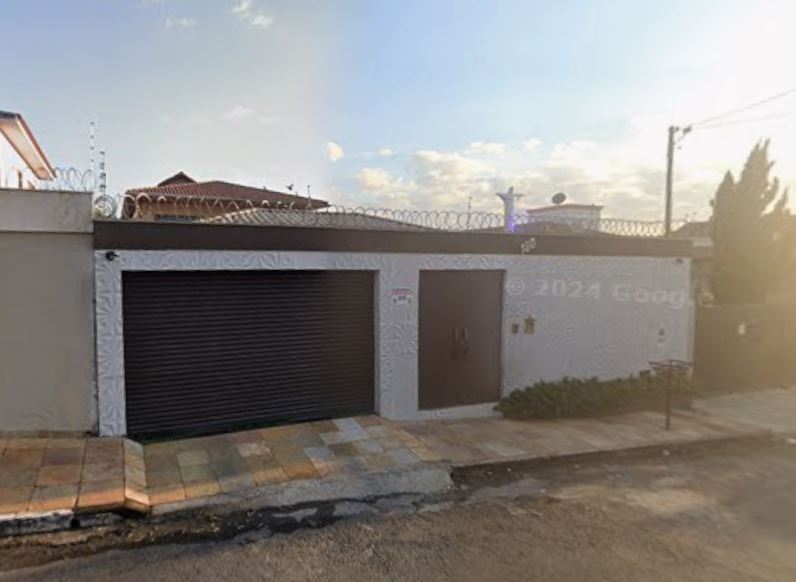 Sete Lagoas - MG. Bairro São Cristóvão. Casa. Áreas Totais. Terr. 432,00m² e constr. 244,51m² — foto 2