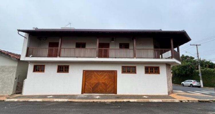Leme - SP. Bairro Barra Funda. Casa. Áreas Totais. Terr. 225,75m² e constr. 462,68m² — foto 2