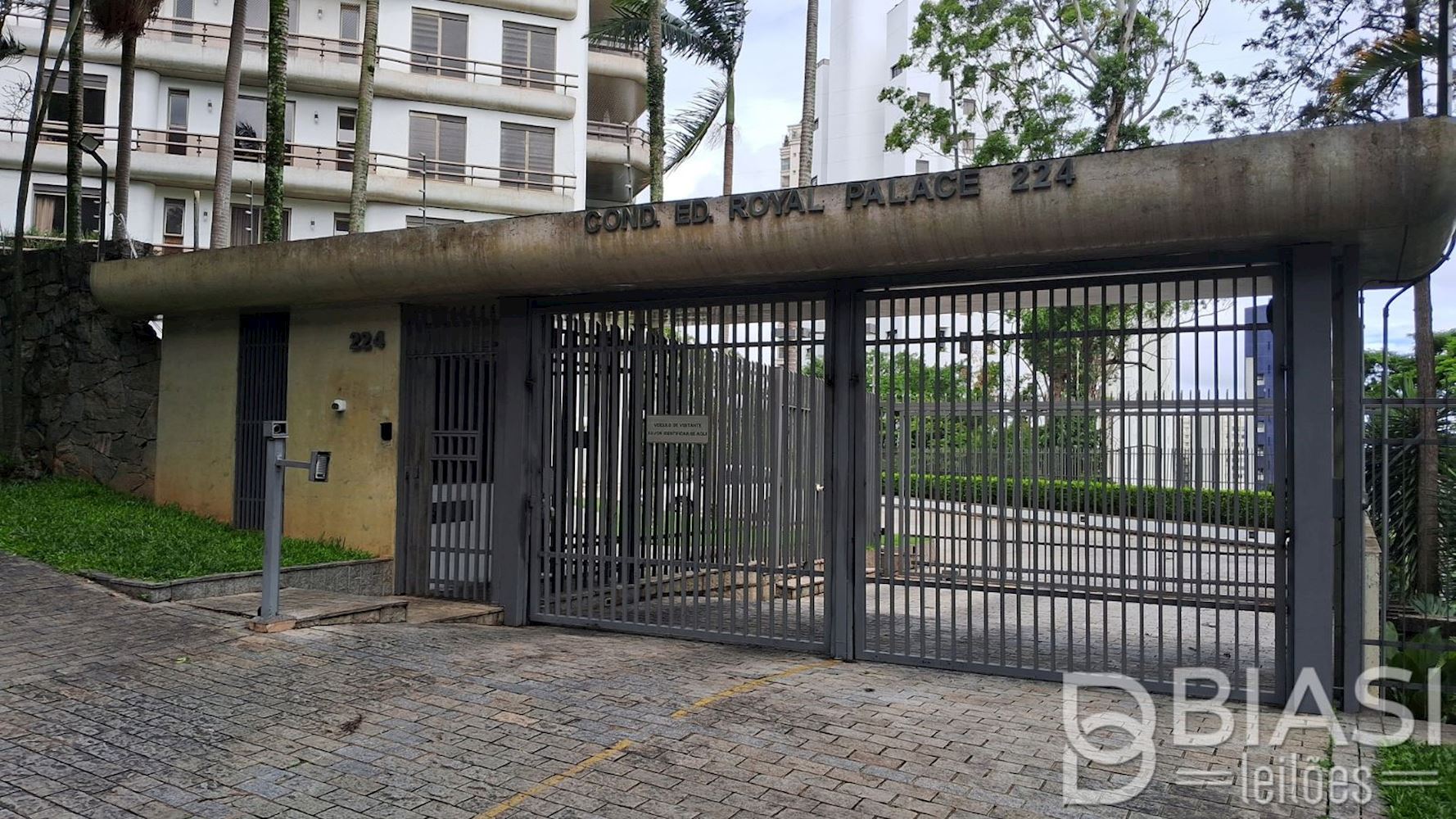 Apartamento no "Edifício Royal Palace" - Vila Suzana - São Paulo/SP — foto 2