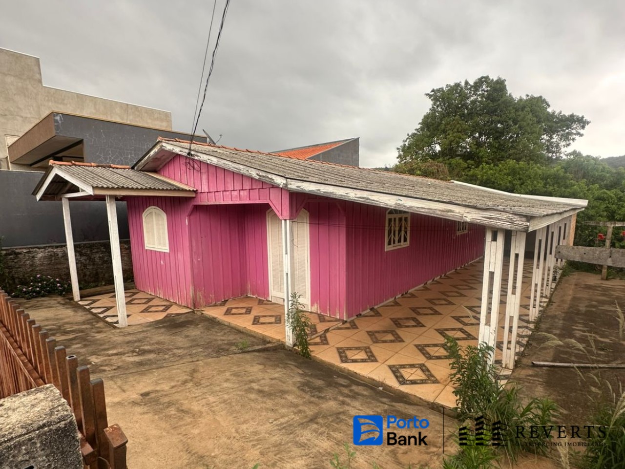 Curiúva - PR. Lot. Dona Maria José. Casa. Áreas Totais. Terr. 360,00m² — foto 2