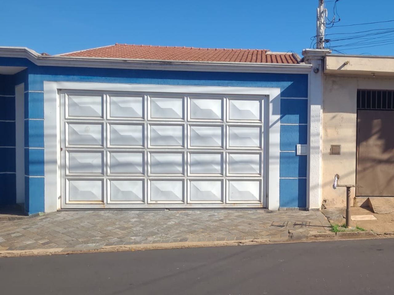 Ribeirão Preto - SP. Jd. Diva Tarlá de Carvalho. Casa. Á T. Terr. 300,00m² e constr. 216,75m²