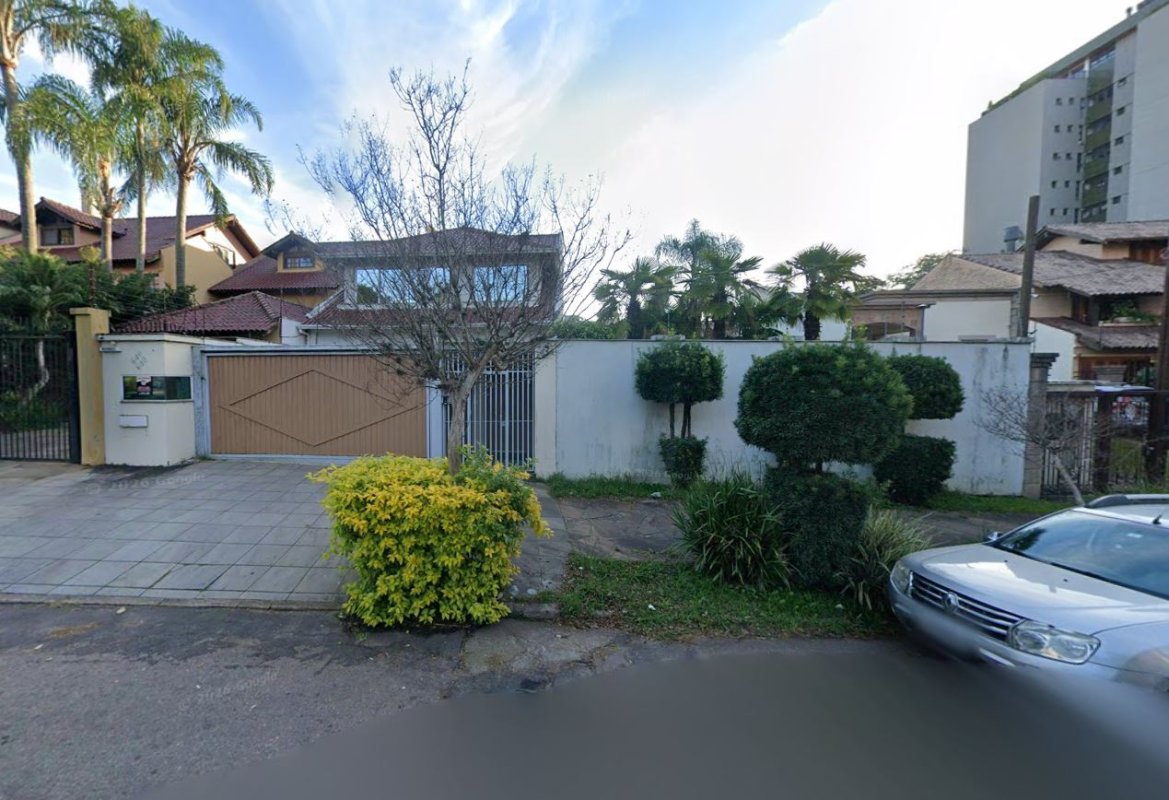 (porto Alegre/RS) Uma Casa No Bairro Chácara Das Pedras
