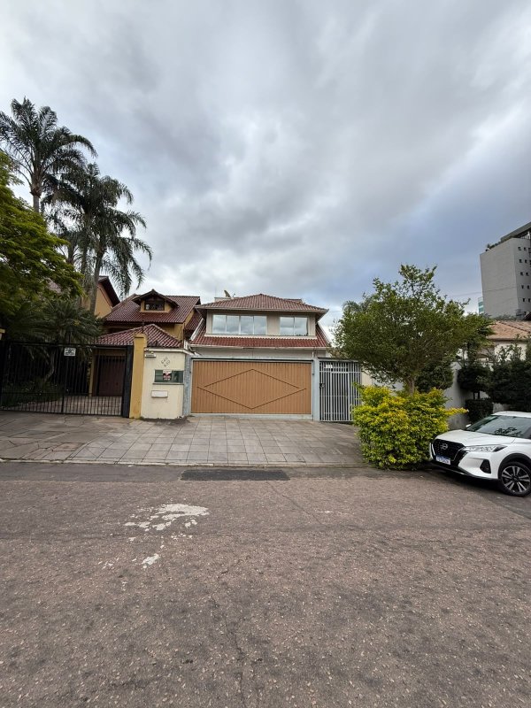 (porto Alegre/RS) Uma Casa No Bairro Chácara Das Pedras — foto 3