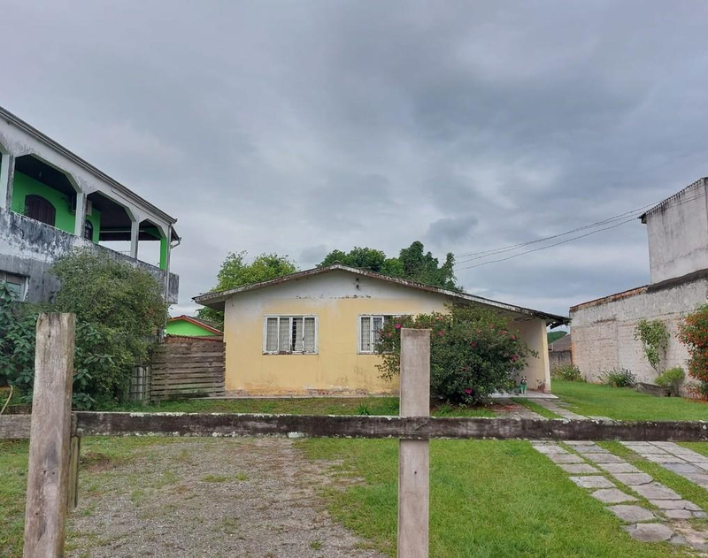Fração ideal de 1/3 de imóvel residencial (terreno de 1.705,10m²), no Parque São João, em Paranaguá/PR