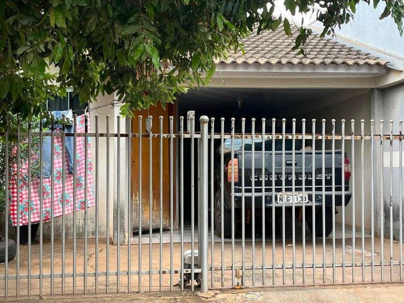 Casa localizada na Rua Ribeiro do Oliveira, 113 ¿ Centro ¿ Douradina/PR — foto 3