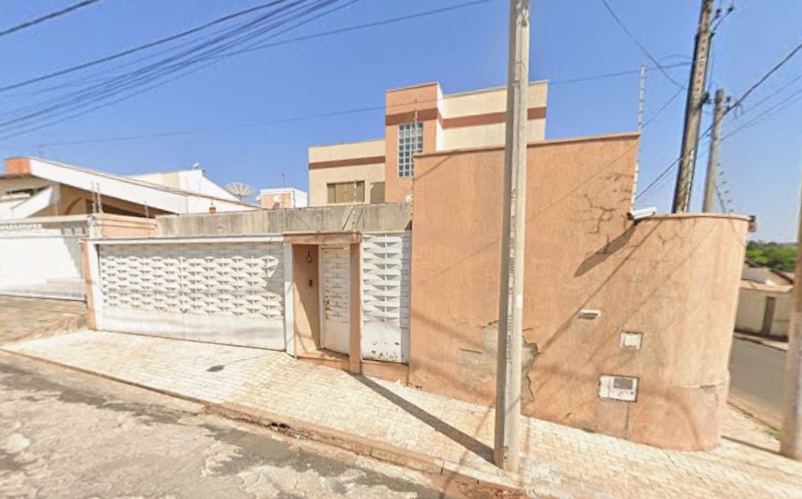 Monte Aprazível - SP. Bairro Jd Aprazível. Casa. Áreas Totais. Terr. 297,00m² e constr. 228,08m² — foto 3