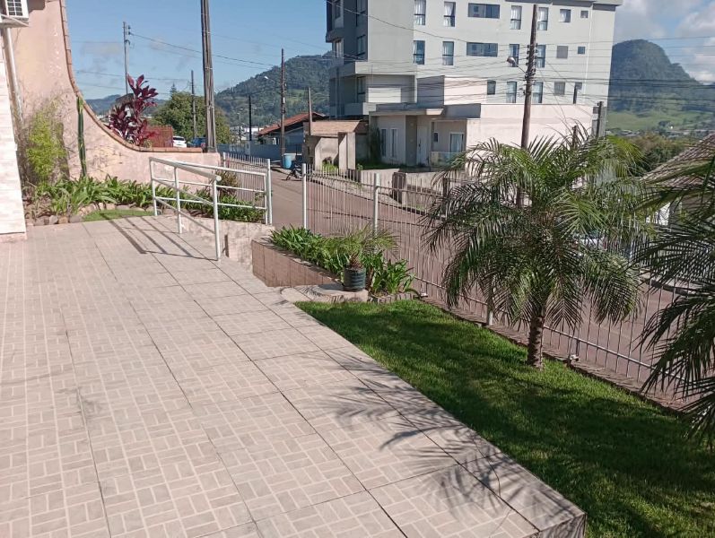 Terreno Urbano 324,00m², Casa Alvenaria 199,81m² — foto 5