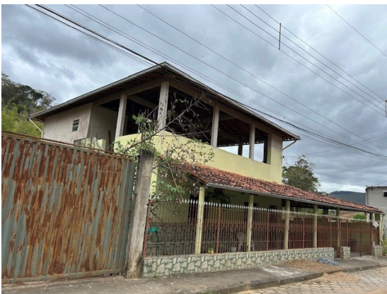 Casa | Área Construída De 89,78 M² | Área Global De 391,95 M² | Campestre | Alvinópolis/MG